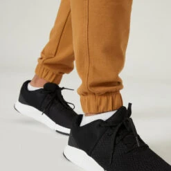 Pantalón Jogger Fitness 500 Essential Hombre Marrón Avellana -Equipo De Fitness pantalon jogger fitness 500 essential hombre marron avellana 2