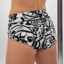 Short De Pole Dance Blanco Con Grafismos Mujer 11 Short De Pole Dance Blanco Con Grafismos Mujer -Equipo De Fitness short de pole dance blanco con grafismos mujer 3