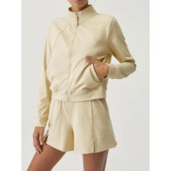 Born Living Yoga Shorts Deportivos De Mujer En Tejido Performance -Equipo De Fitness shorts deportivos de mujer en tejido performance 8