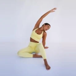 Top Deportivo Fitness Sostenible Poliéster Mujer Fitplanet Coral Amarillo -Equipo De Fitness top deportivo fitness sostenible poliester mujer fitplanet coral amarillo 4